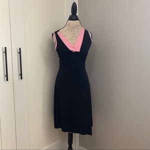 Nouvida Black dress with pink piping - Size Medium